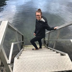 Meet your Posher, Lisa